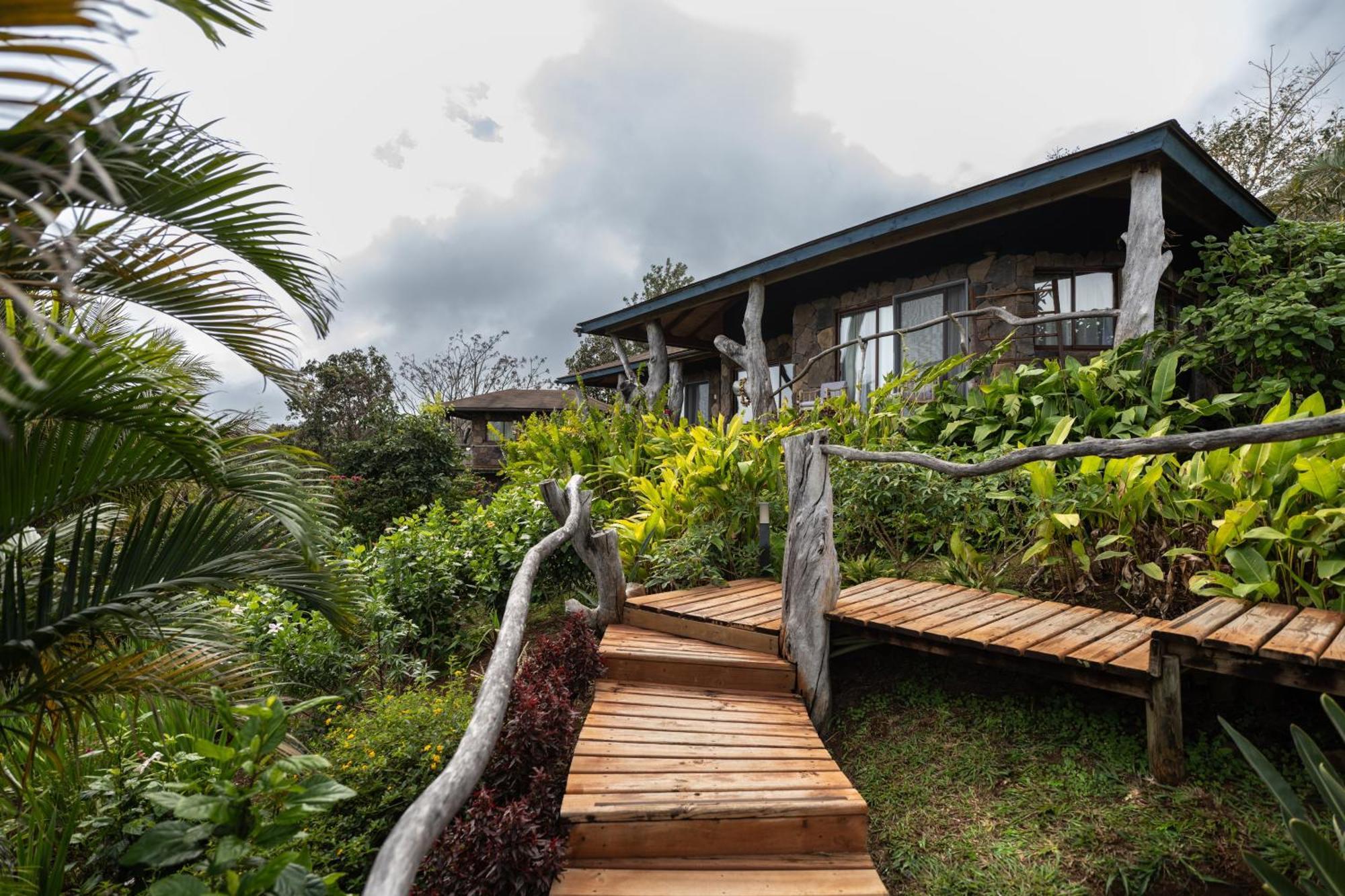 Hotel Hare Uta Hanga Roa Bagian luar foto