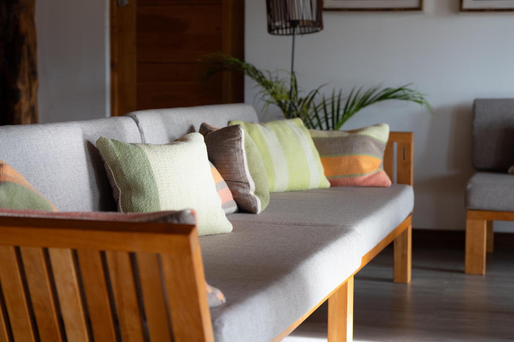 Hotel Hare Uta Hanga Roa Bagian luar foto